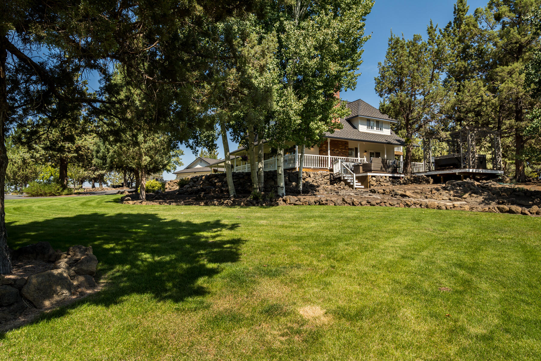 21936 Bear Creek Road Bend, OR 97701 - Photo 56 of 75 JH5_1084
