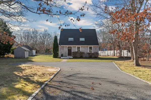 $1,199,000 | 60 Saddle Club Road, Edgartown, MA 02539