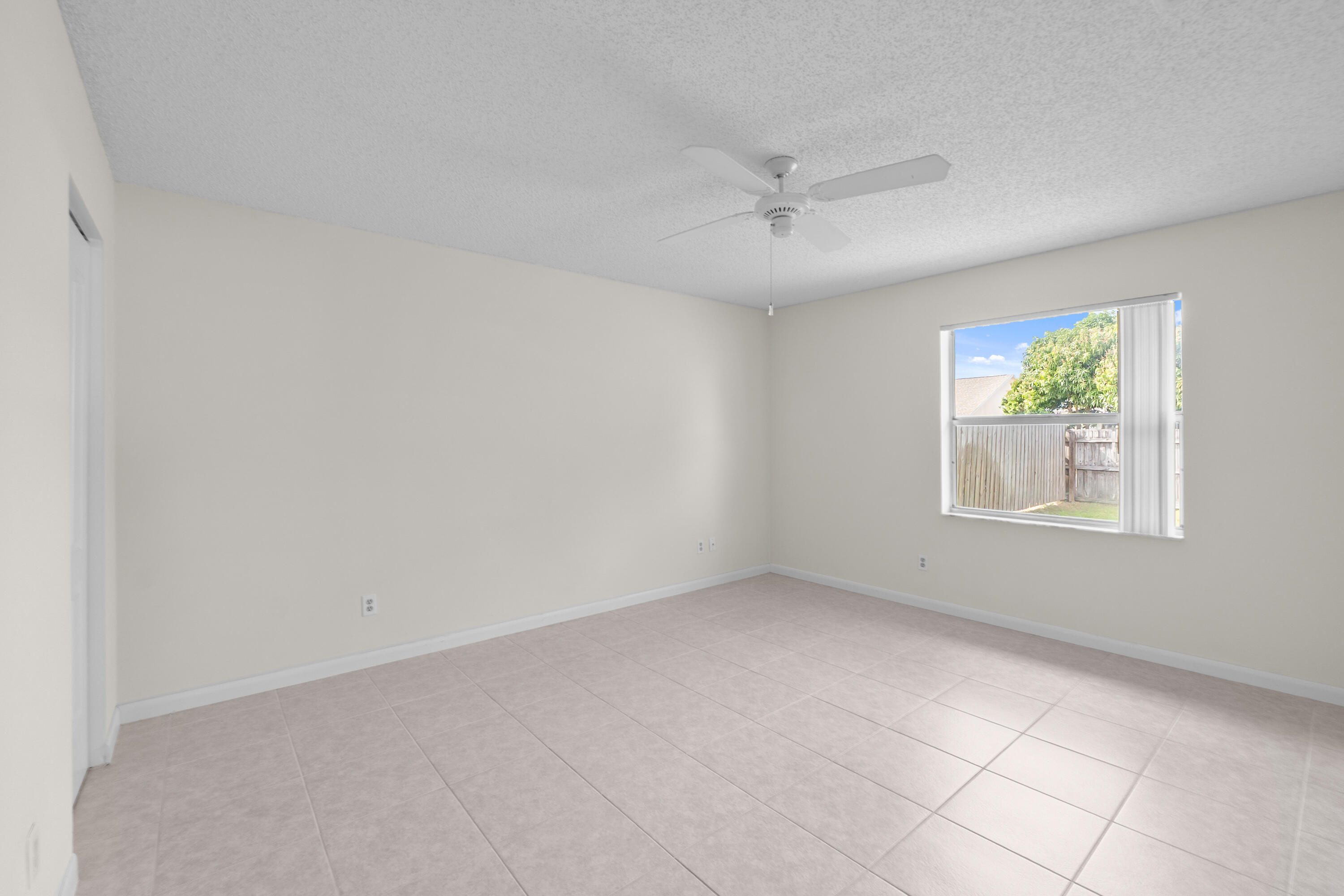 209 Wandering Trail Jupiter, FL 33458 - Photo 12 of 23 CVF09701