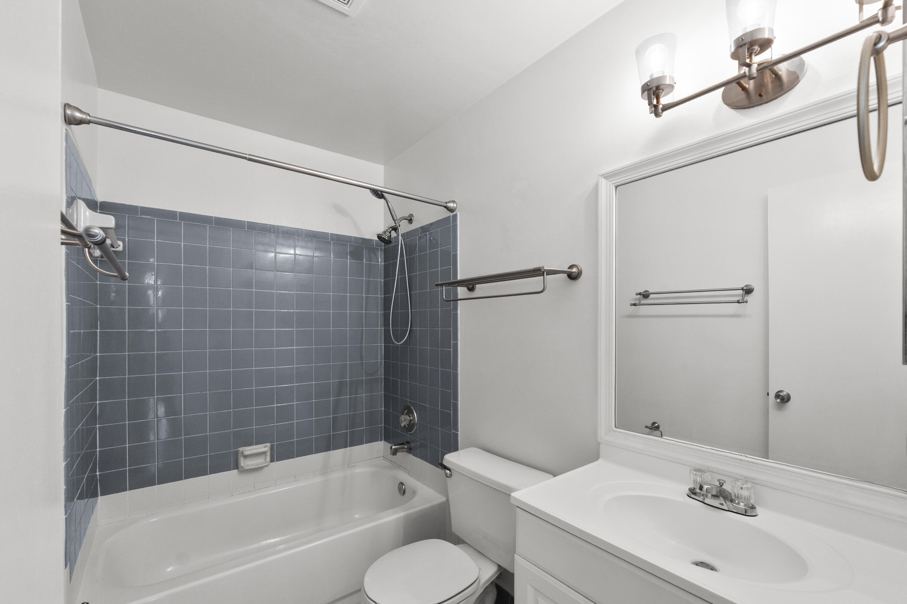 209 Wandering Trail Jupiter, FL 33458 - Photo 19 of 23 CVF09719