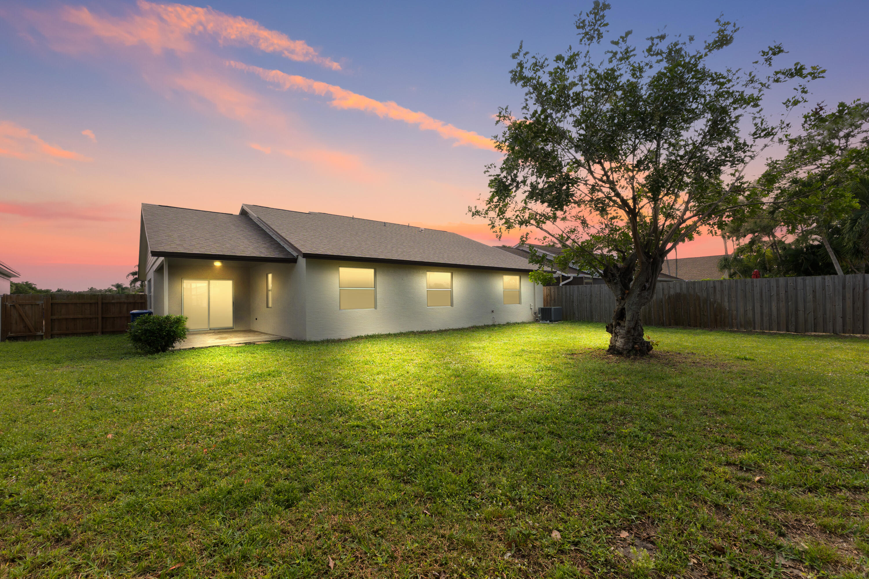 209 Wandering Trail Jupiter, FL 33458 - Photo 2 of 23 CVF09742(1)