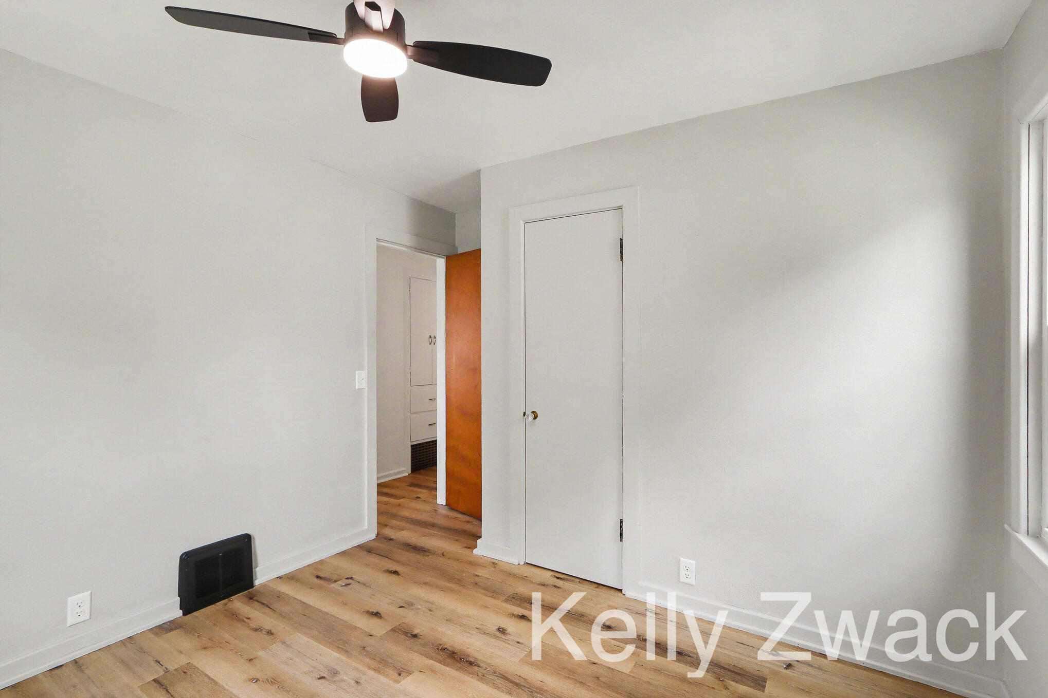 830 Edison Street Kalamazoo, MI 49004 - Photo 9 of 23 Bedroom 1