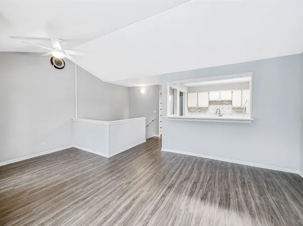 $199,900 | 249 West Whispering Oaks Lane, Round Lake, IL 60073