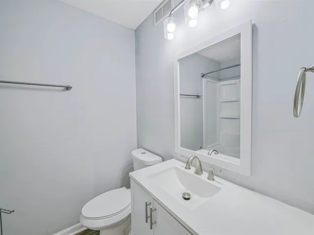 $199,900 | 249 West Whispering Oaks Lane, Round Lake, IL 60073