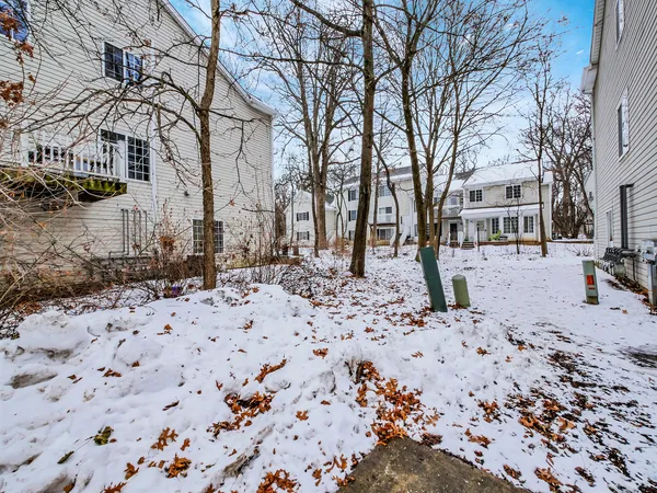 $199,900 | 249 West Whispering Oaks Lane, Round Lake, IL 60073