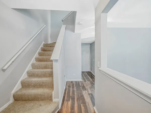 $199,900 | 249 West Whispering Oaks Lane, Round Lake, IL 60073