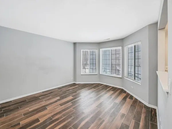 $199,900 | 249 West Whispering Oaks Lane, Round Lake, IL 60073