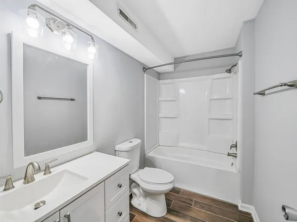 $199,900 | 249 West Whispering Oaks Lane, Round Lake, IL 60073