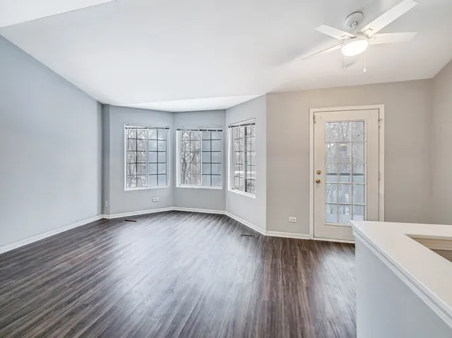 $199,900 | 249 West Whispering Oaks Lane, Round Lake, IL 60073