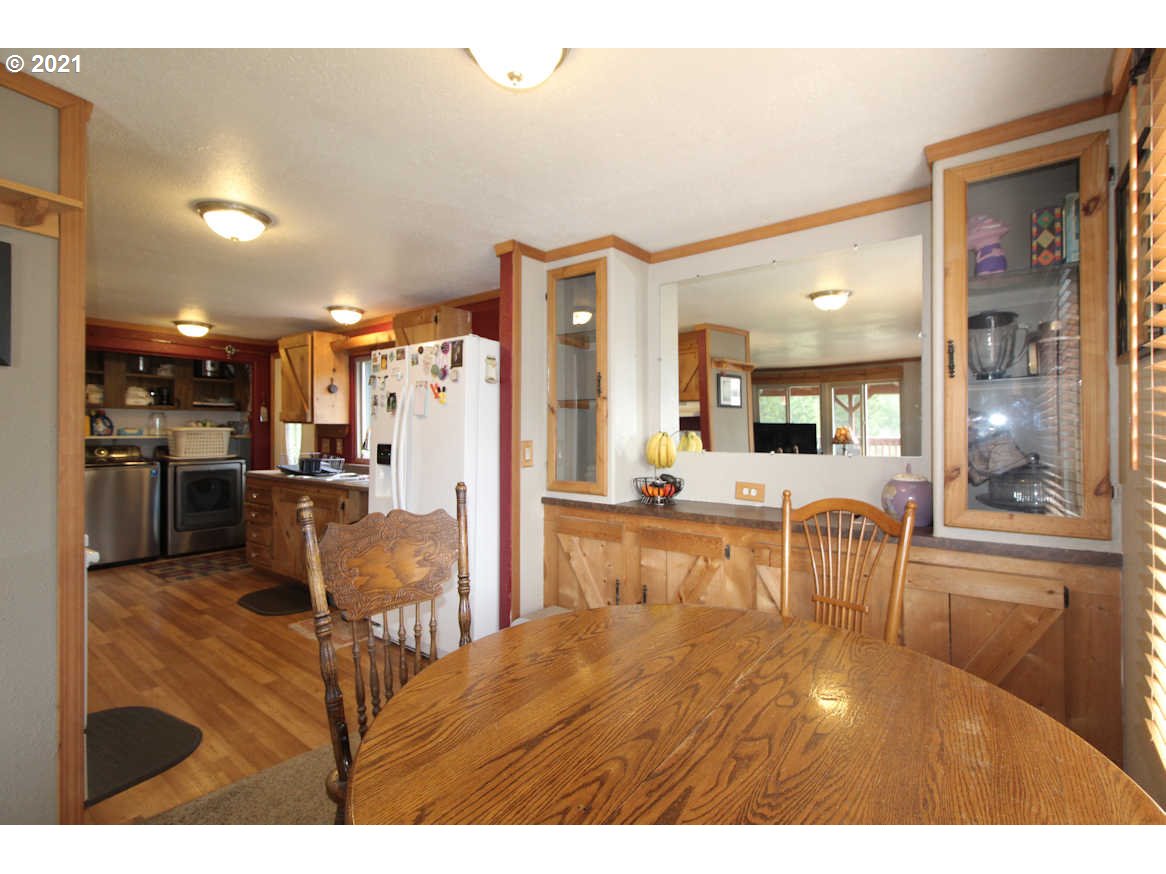 175 Cutter Spur Road Castle Rock, WA 98611 - Photo 8 of 32 Gallery Image 8