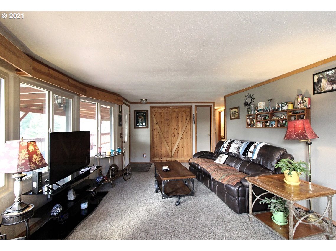 175 Cutter Spur Road Castle Rock, WA 98611 - Photo 10 of 32 Gallery Image 10
