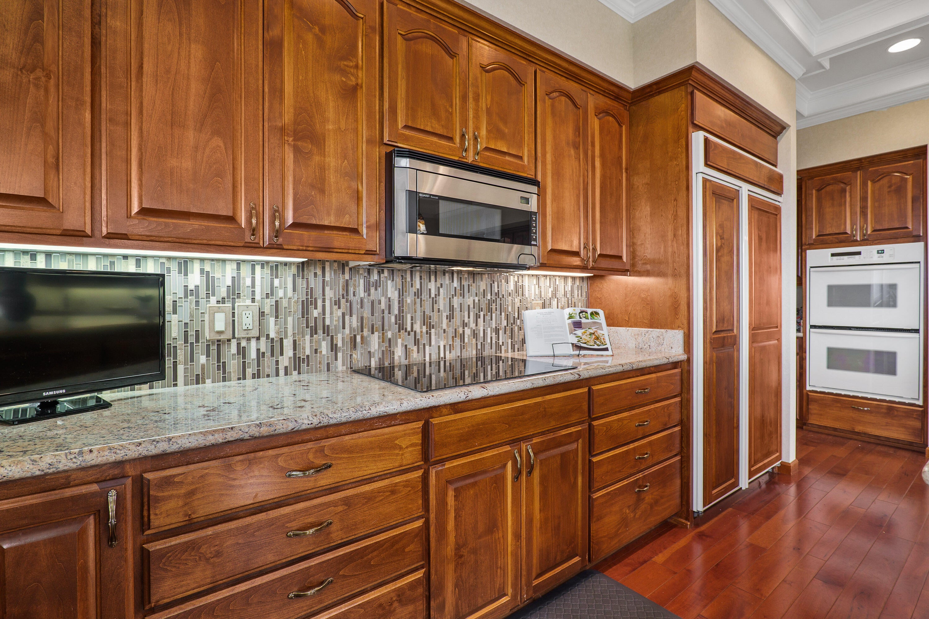 1237 Brownsboro-Meridian Road Eagle Point, OR 97524 - Photo 20 of 68 19