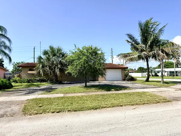 $3,500 | 118 Southeast 10th Court, Deerfield Beach, FL 33441