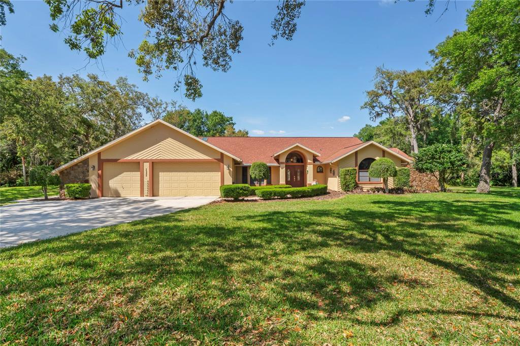 7353 Dogwood Crescent Spring Hill, FL 34607 - Photo 3 of 98 Gallery Image 3