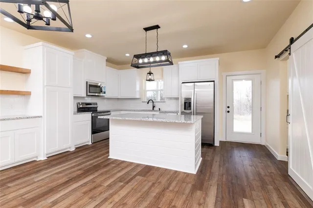 $309,900 | 180 Cimmarron Trail, Runaway Bay, TX 76426