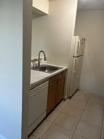 $199,990 | 704 Meadows Circle, Unit 704, Boynton Beach, FL 33436