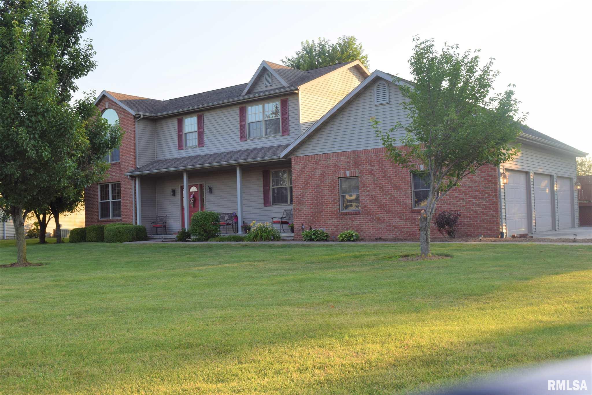 16 Drake Road Jacksonville, IL 62650 - Photo 1 of 49