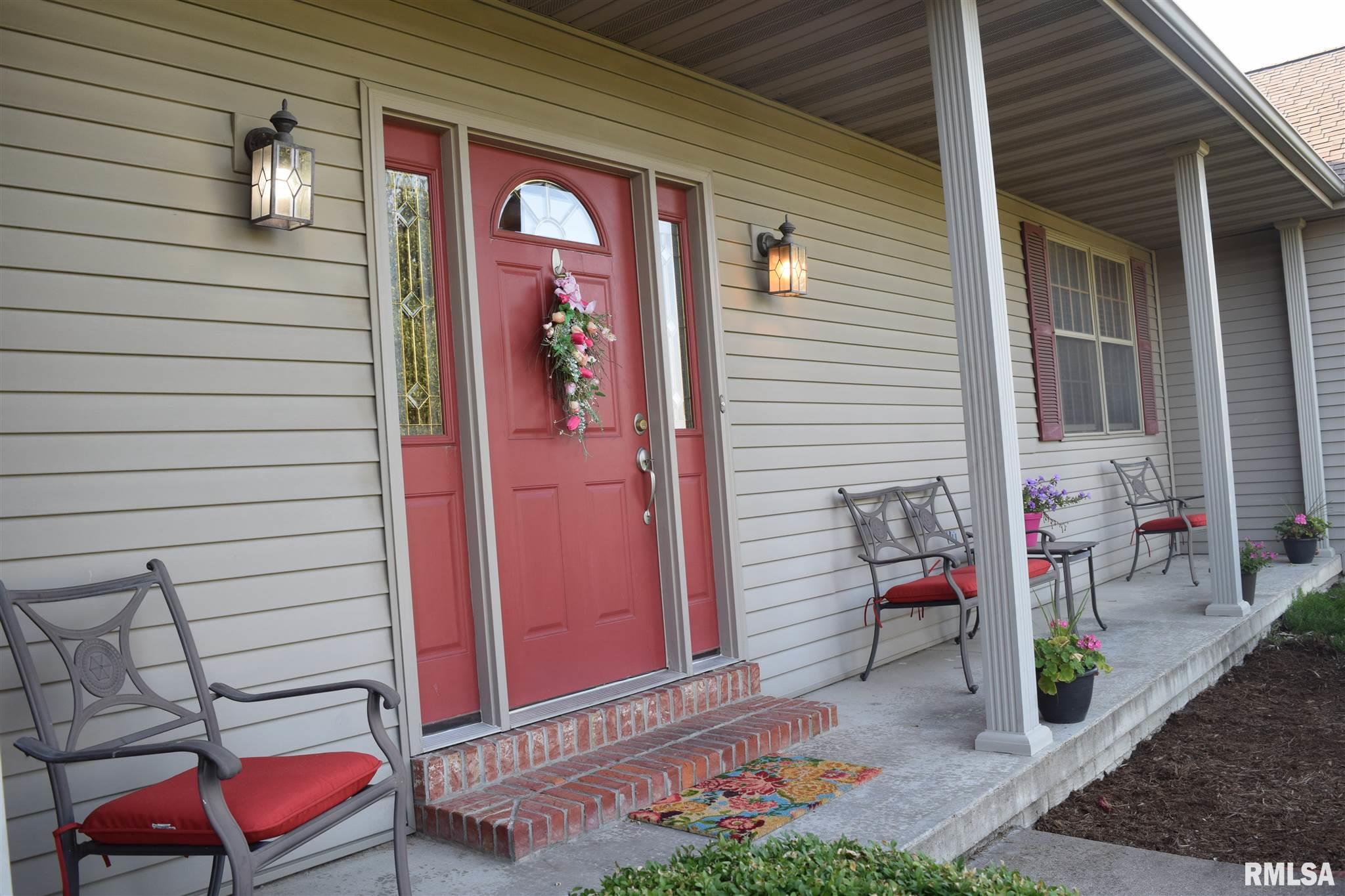 16 Drake Road Jacksonville, IL 62650 - Photo 2 of 49
