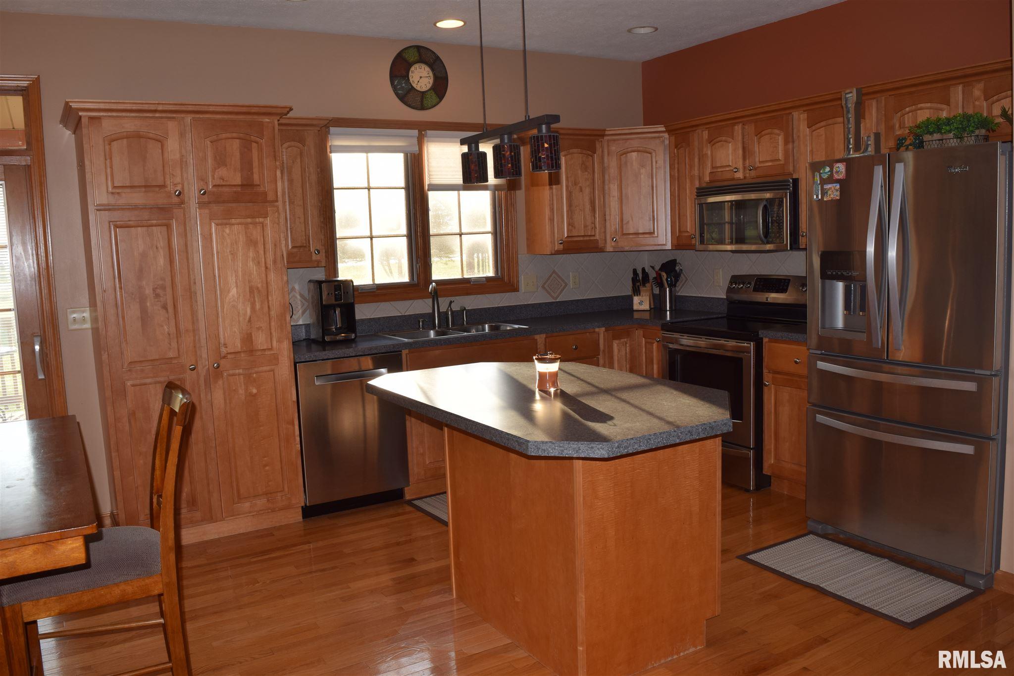 16 Drake Road Jacksonville, IL 62650 - Photo 22 of 49