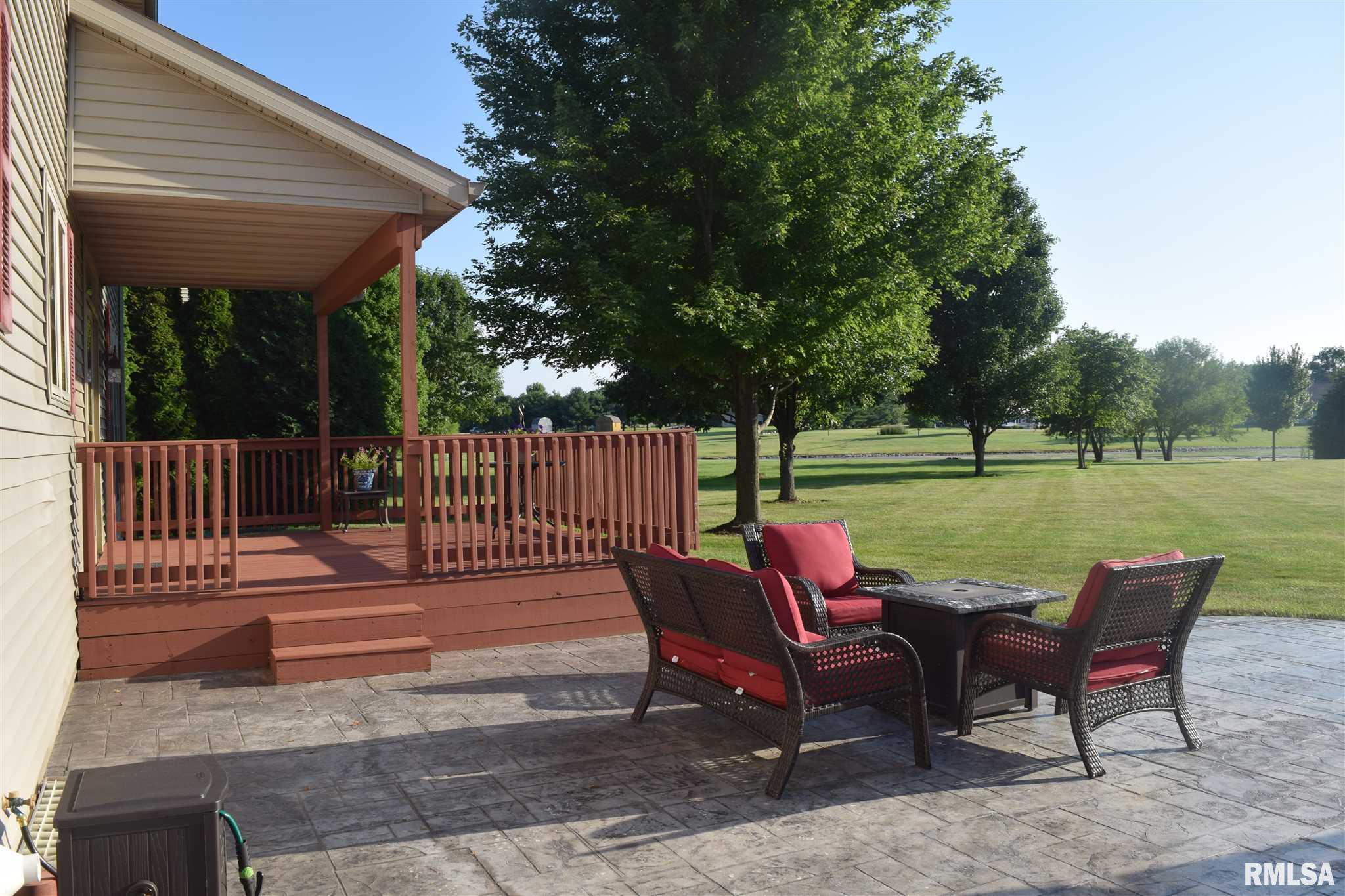 16 Drake Road Jacksonville, IL 62650 - Photo 4 of 49