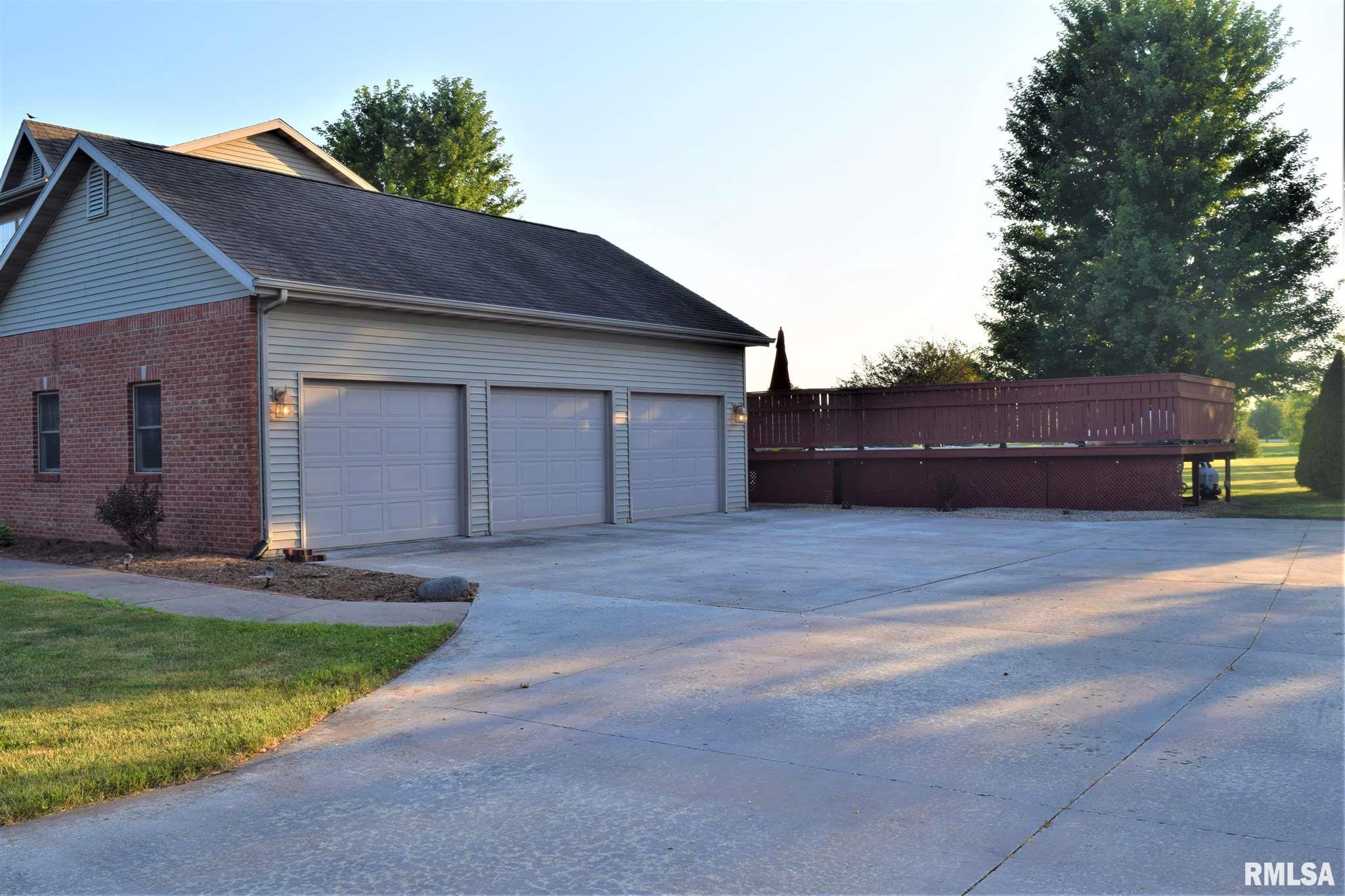 16 Drake Road Jacksonville, IL 62650 - Photo 9 of 49
