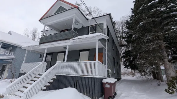 $1,400 | 75 Park Street, Gloversville, NY 12078