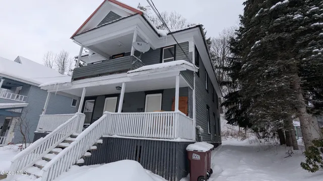 $1,400 | 75 Park Street, Gloversville, NY 12078