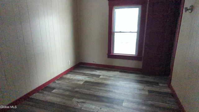 $1,400 | 75 Park Street, Gloversville, NY 12078