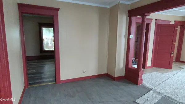 $1,400 | 75 Park Street, Gloversville, NY 12078