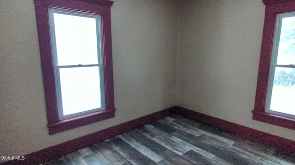 $1,400 | 75 Park Street, Gloversville, NY 12078