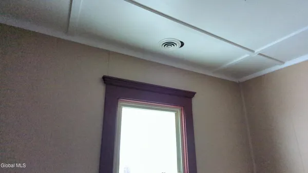 $1,400 | 75 Park Street, Gloversville, NY 12078