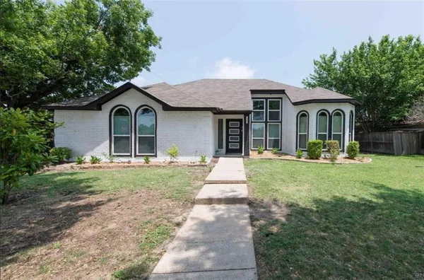 $2,400 | 8701 Woodlake Drive, Rowlett, TX 75088