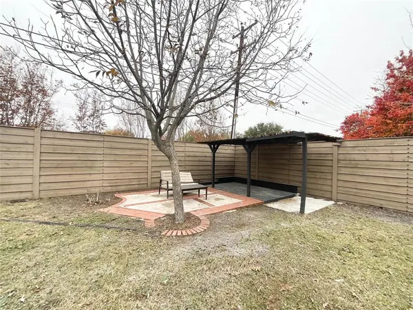 $2,400 | 8701 Woodlake Drive, Rowlett, TX 75088