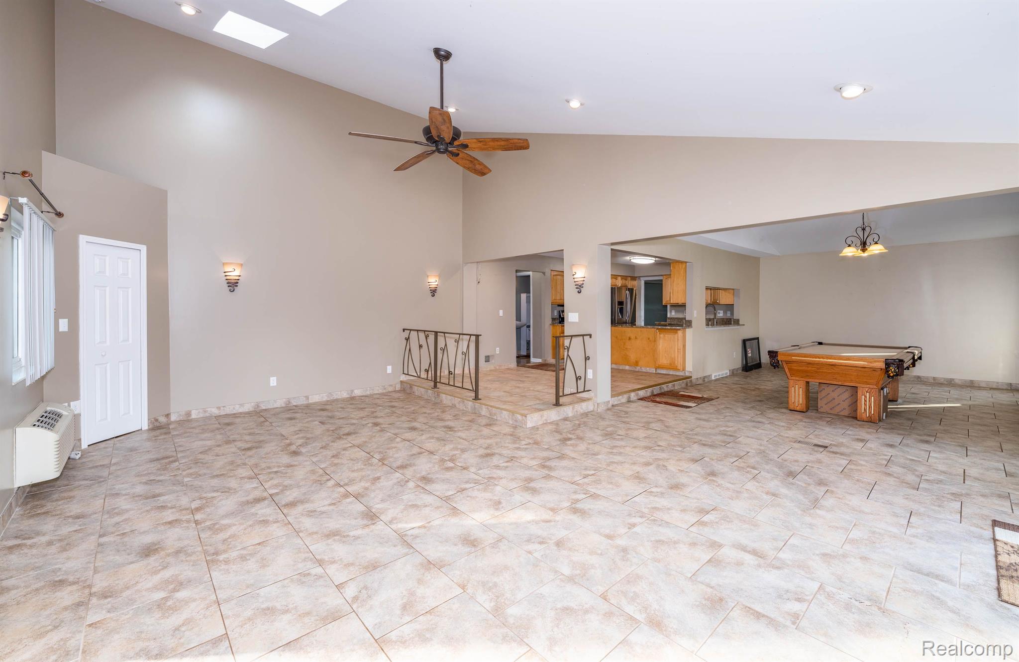45201 Rudgate Road Canton, MI 48188 - Photo 11 of 40 Gallery Image 11
