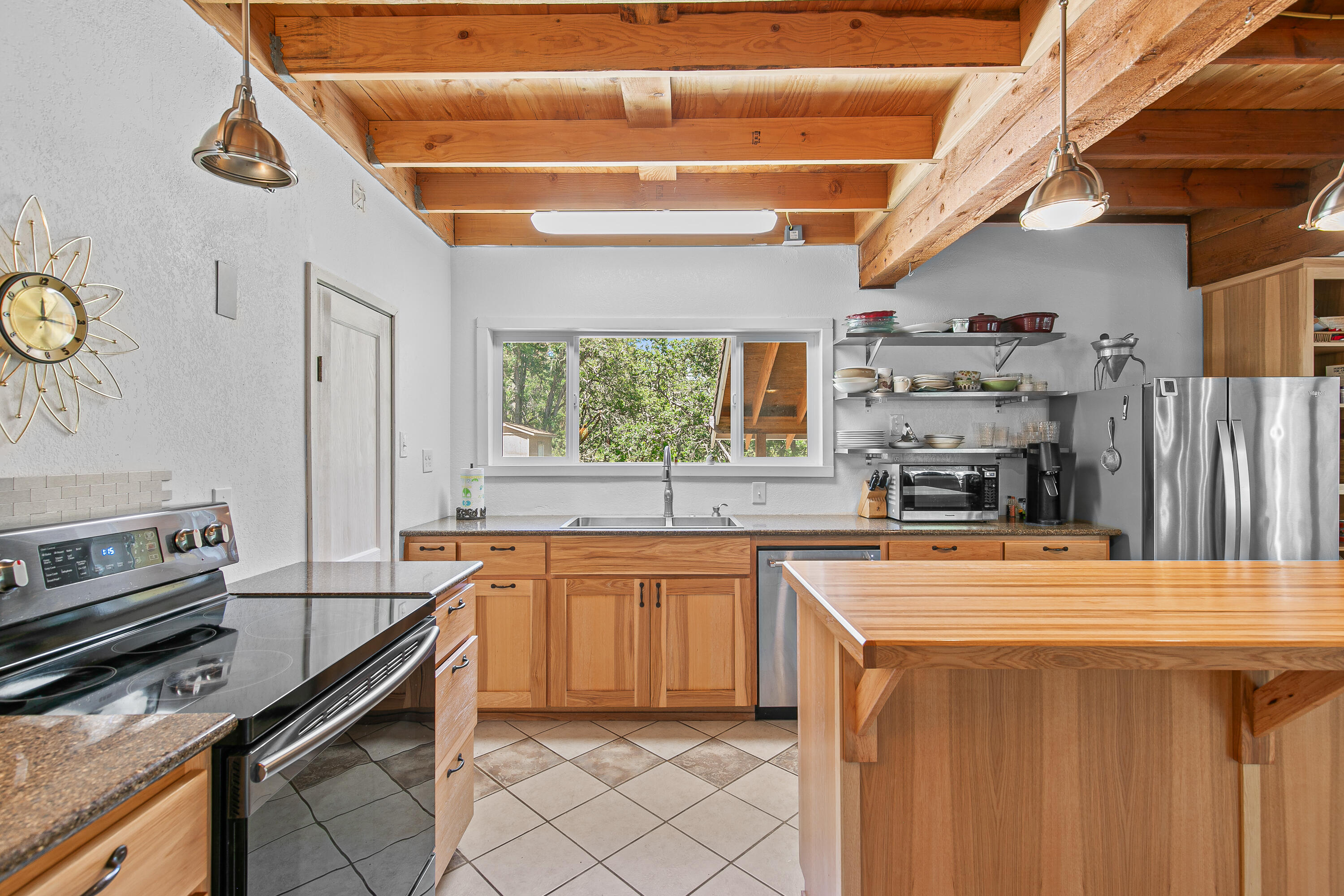 4780 Andrews Road Medford, OR 97501 - Photo 15 of 47 Kitchen Area
