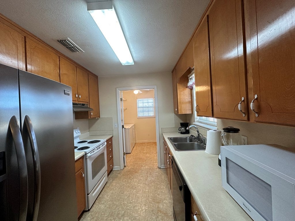 1245 Pine Hill Road Cairo, GA 39828 - Photo 11 of 23 Gallery Image 11