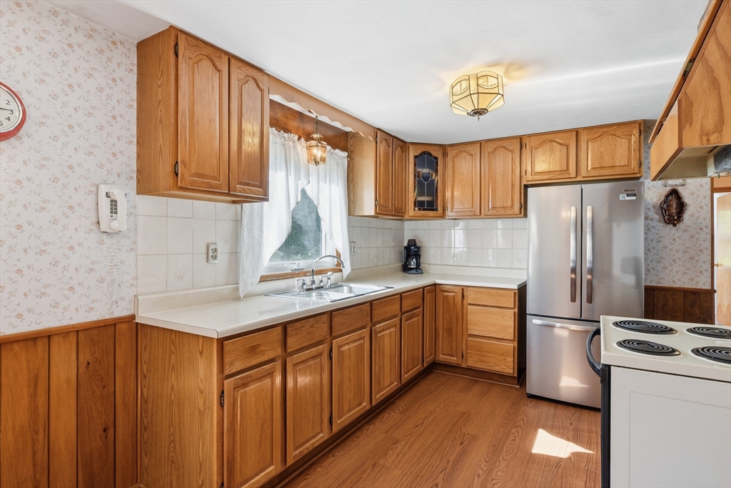 315 Porter Road East Longmeadow, MA 01028 - Photo 18 of 39