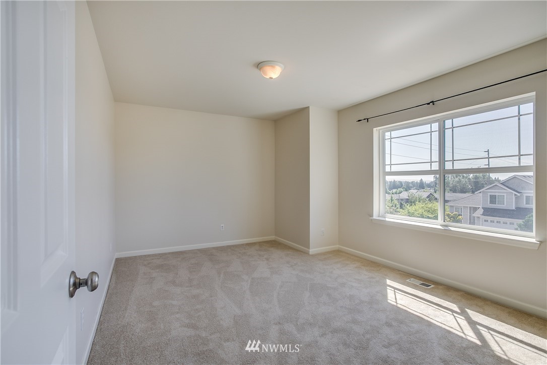 406 Orcas Place Northeast Renton, WA 98059 - Photo 11 of 23