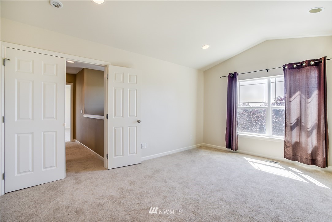 406 Orcas Place Northeast Renton, WA 98059 - Photo 14 of 23