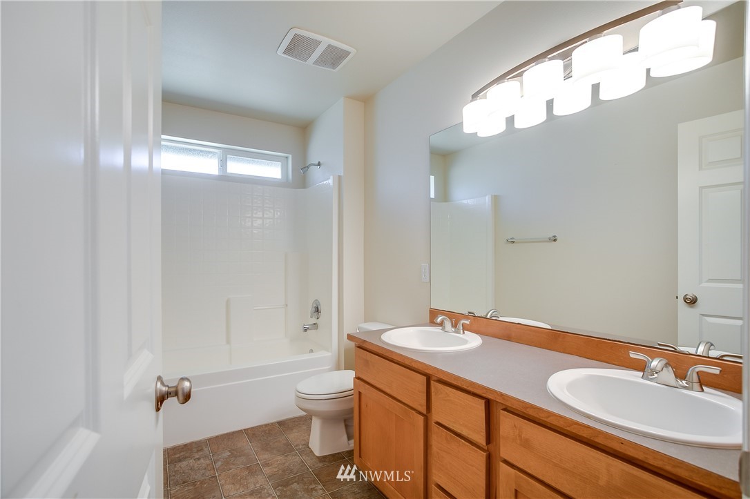 406 Orcas Place Northeast Renton, WA 98059 - Photo 15 of 23