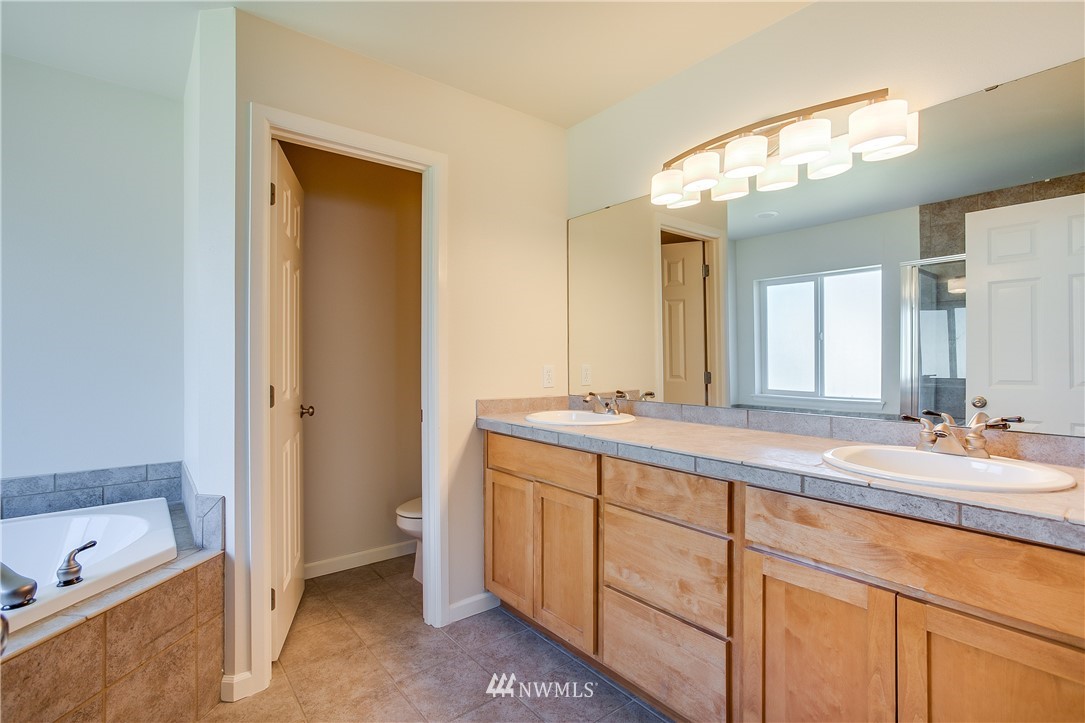 406 Orcas Place Northeast Renton, WA 98059 - Photo 19 of 23
