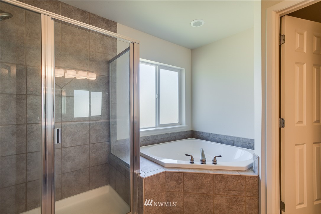 406 Orcas Place Northeast Renton, WA 98059 - Photo 20 of 23