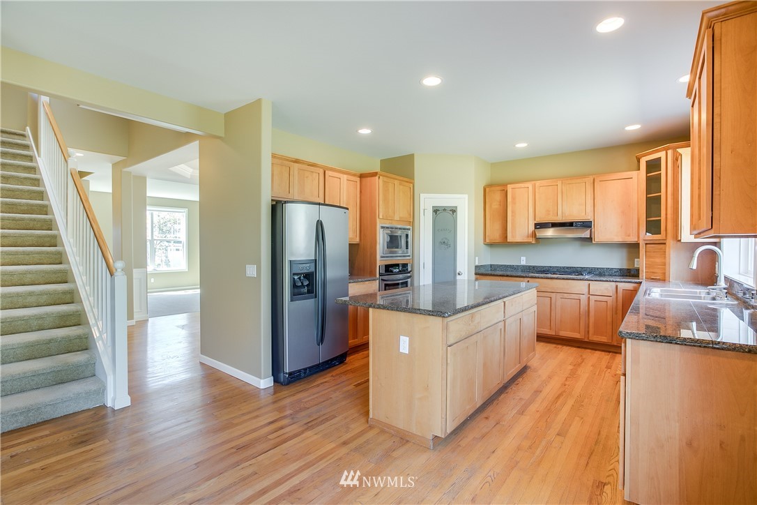 406 Orcas Place Northeast Renton, WA 98059 - Photo 3 of 23