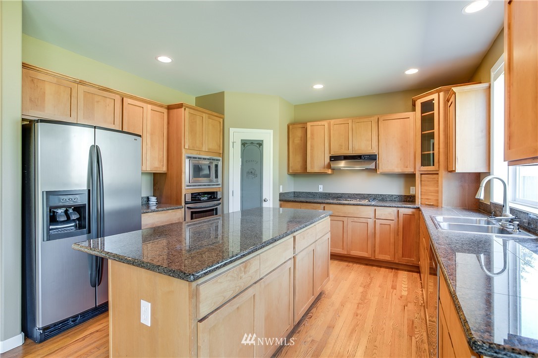 406 Orcas Place Northeast Renton, WA 98059 - Photo 5 of 23