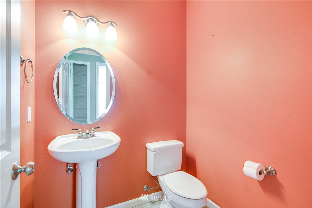 406 Orcas Place Northeast Renton, WA 98059 - Photo 6 of 23