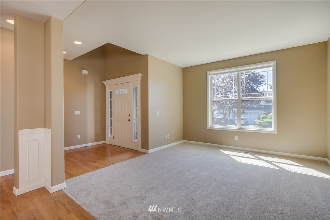 406 Orcas Place Northeast Renton, WA 98059 - Photo 10 of 23