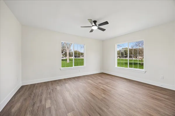 $379,000 | 1337 South Circle Street, Sealy, TX 77474