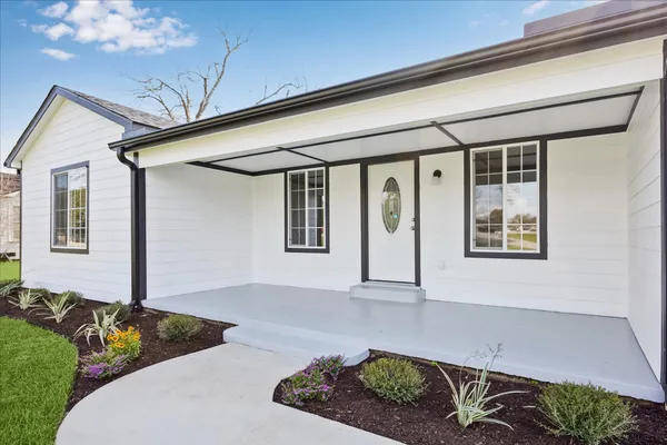 $379,000 | 1337 South Circle Street, Sealy, TX 77474