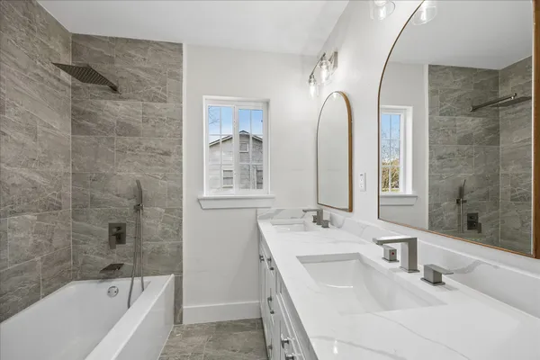 $379,000 | 1337 South Circle Street, Sealy, TX 77474