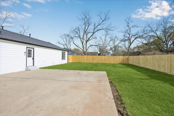$379,000 | 1337 South Circle Street, Sealy, TX 77474